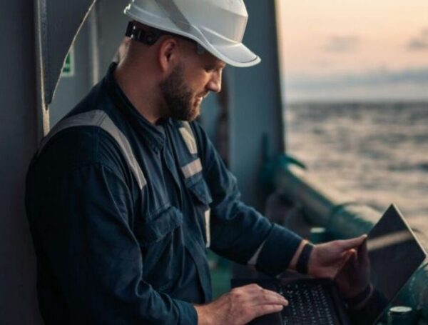 How to Make the Most of Your Online Learning Experience: Tips and Tricks from Seafarers Who’ve Been There.